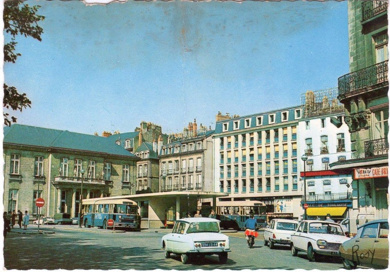 postcard.ami6.nantes.place-du-commerce.jpg