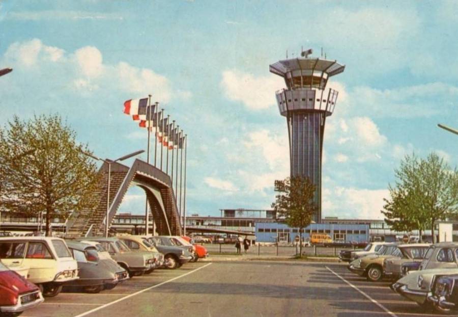 postcard.ami6.aeroport-paris-orly.jpg